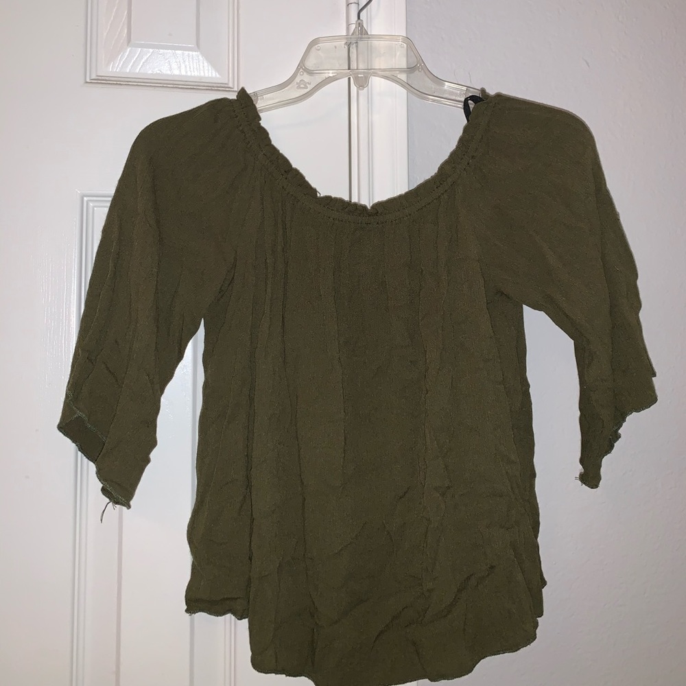 off the shoulder green blouse 🍀